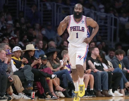 随着各大俱 随着各大俱