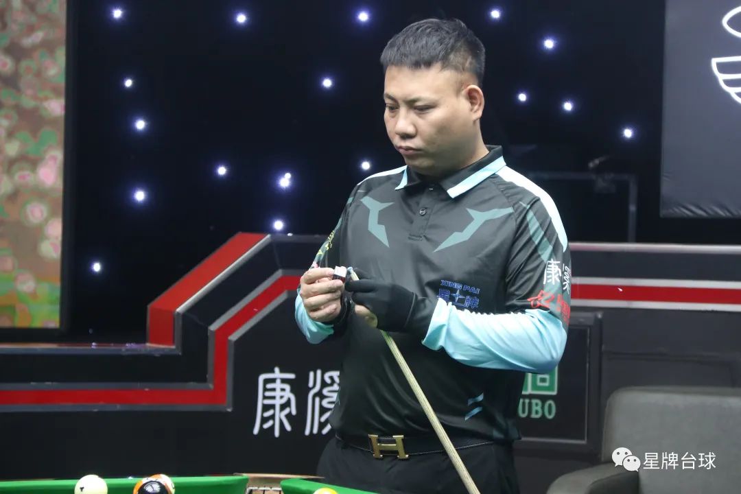 脱衣露出激 脱衣露出激